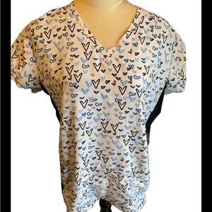 Wear For Care Scrub Top with Hearts 3 Pocket Front Stretch Sides Small